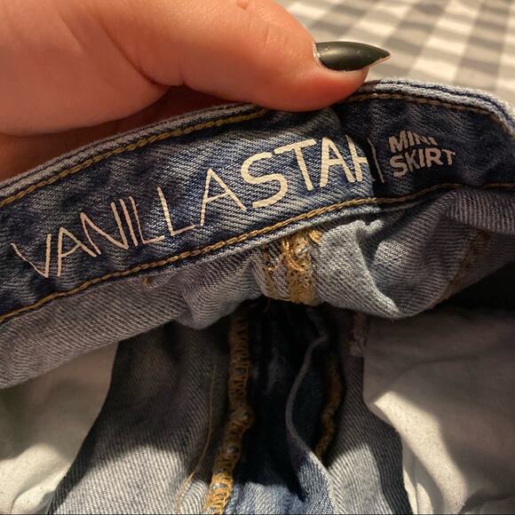Vanilla Star Distressed Jean Mini Skirt Juniors Size 5 - Picture 4 of 7